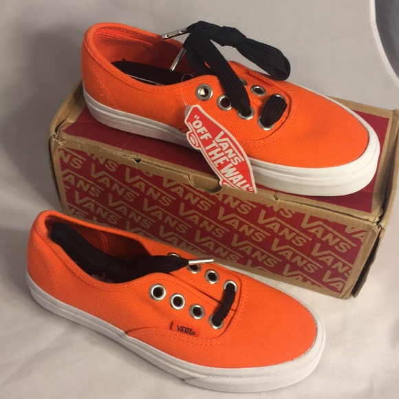 vans oversized lace authentic